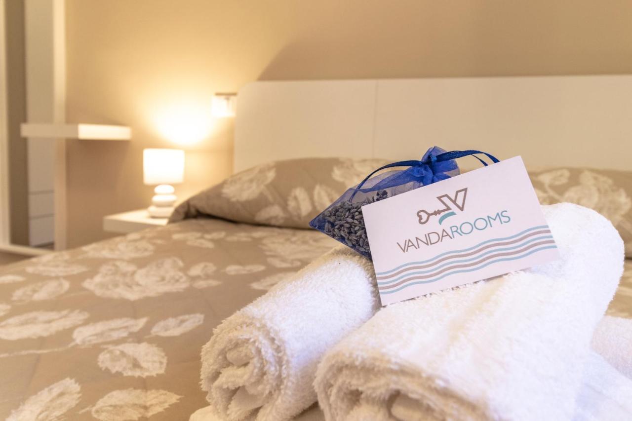 Vanda Rooms Термоли Экстерьер фото